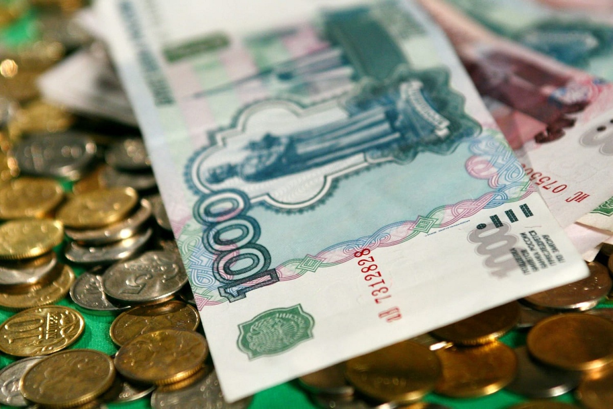 Со 2 сентября жители РФ получат по 12 тысяч рублей от государства