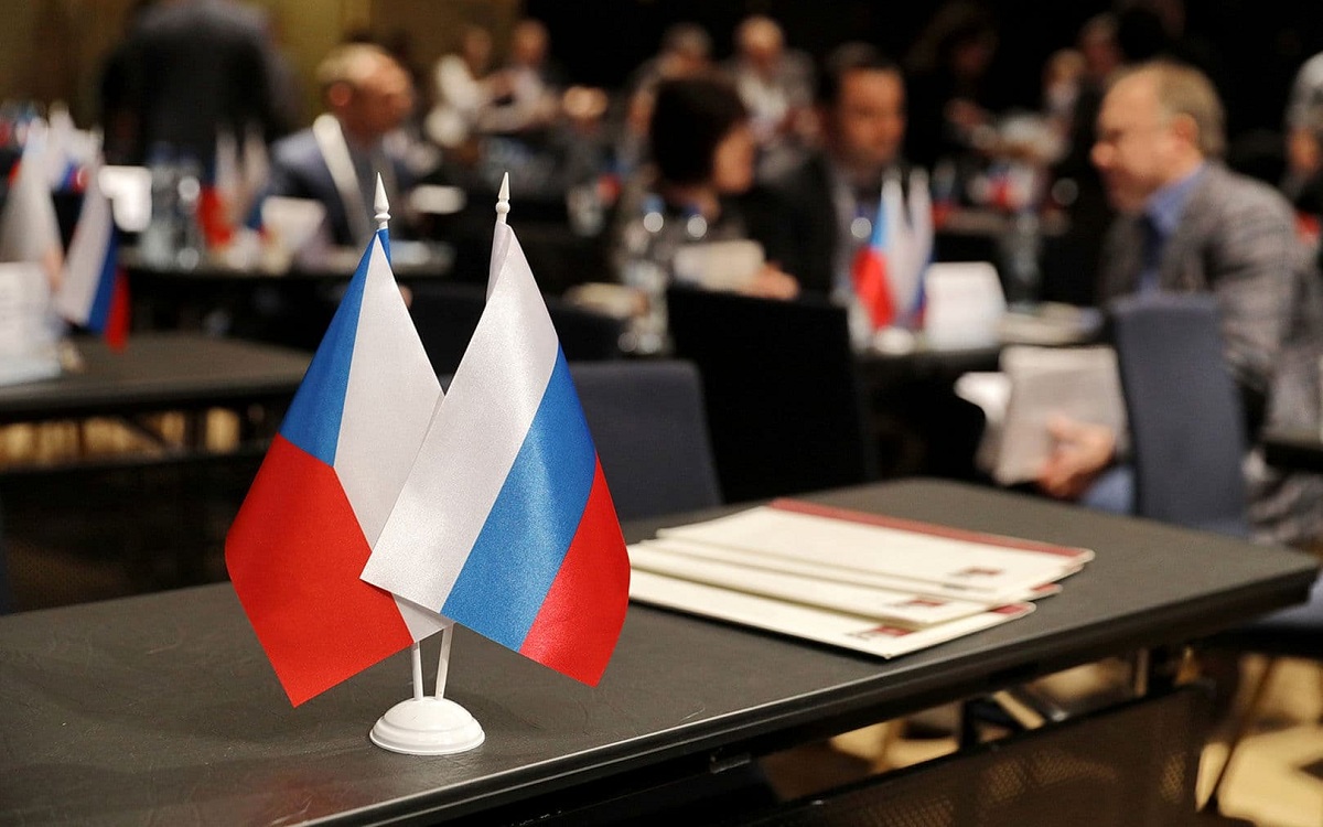 В России могут начать отслеживать переводы из «враждебных» стран