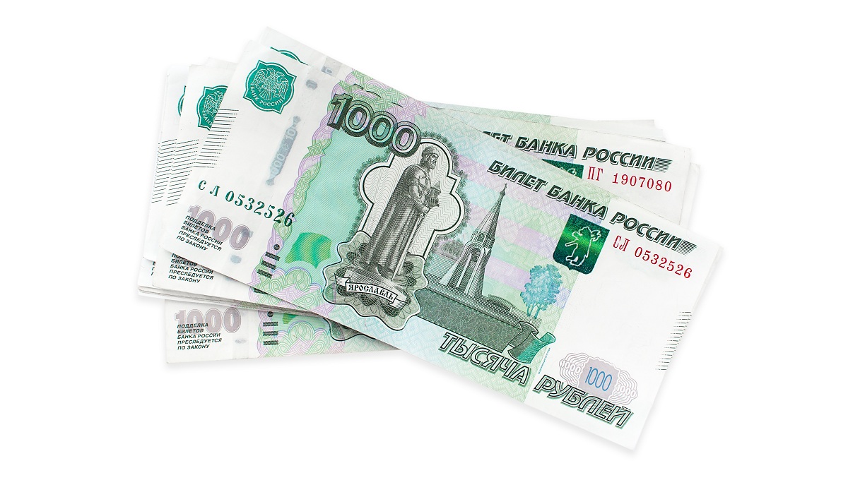 Когда и кто получит школьные выплаты размером в 10 тысяч рублей?