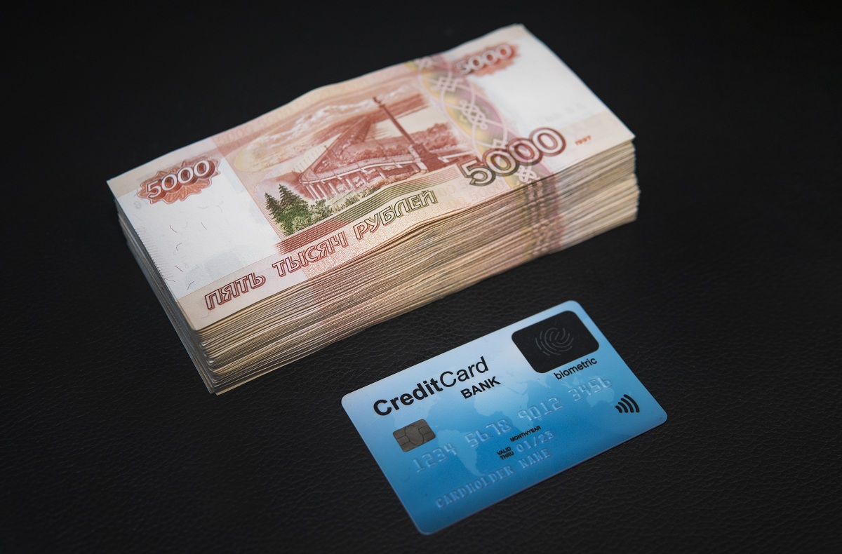 «Безнадежная просрочка» по кредитным картам уже превысила 100 млрд рублей