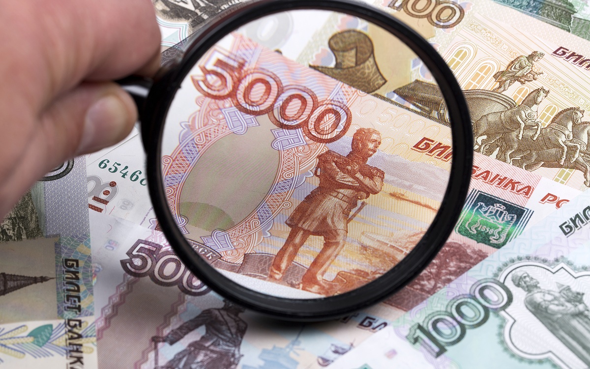 Российской молодежи хотят выдать по 10 тысяч рублей на пенсию