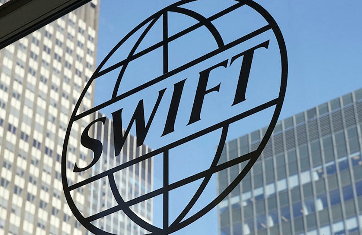 Некоторые российские банки отключат от SWIFT
