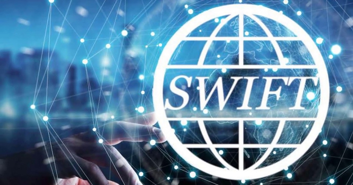 Семь российских банков будут отключены от SWIFT