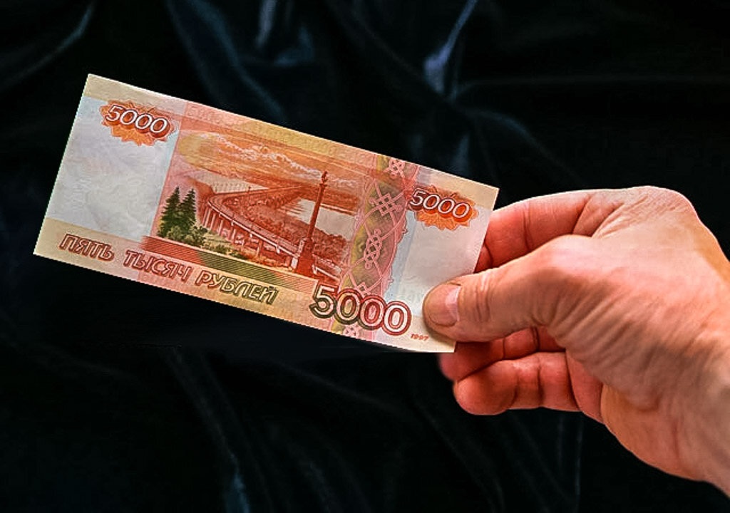Одинокие пенсионеры получат по 5000 рублей