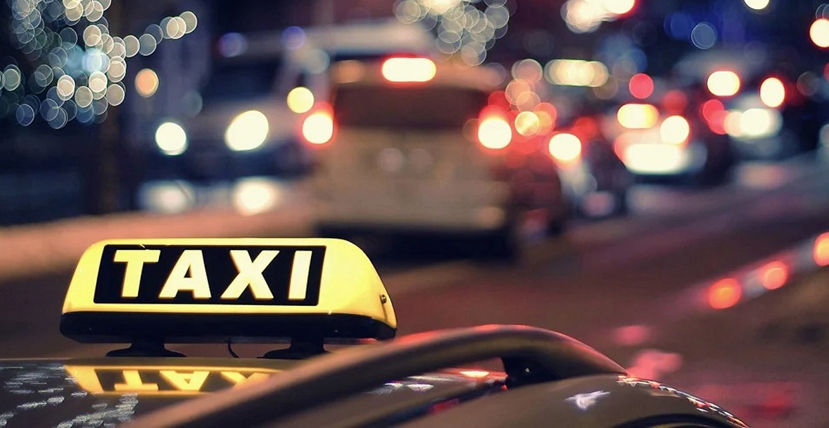 Самозанятым россиянам позволят работать таксистами