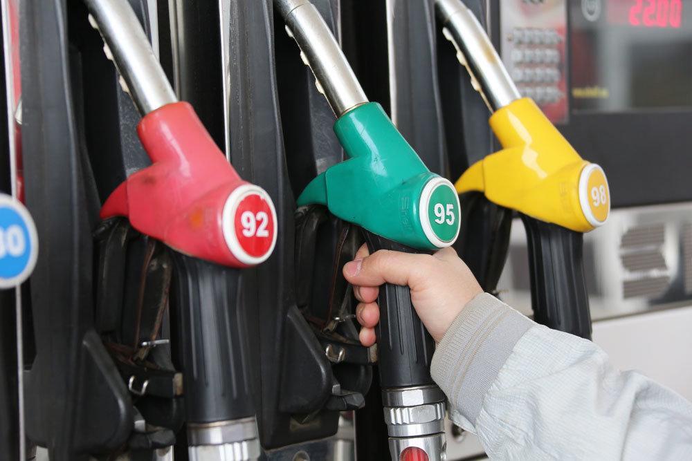 Россиянам рассказали, когда могут упасть цены на бензин