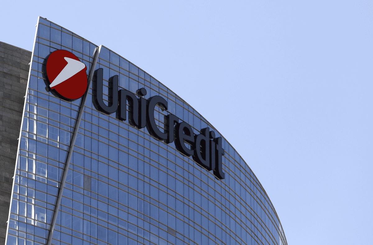 UniCredit активно подталкивают к уходу из России