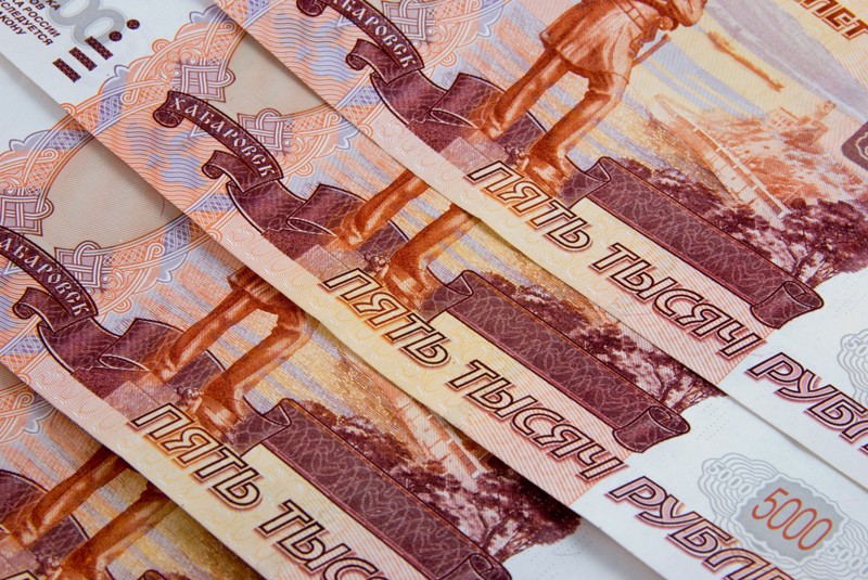 Количество наличных на руках у россиян выросло на 0,5 трлн рублей за два месяца