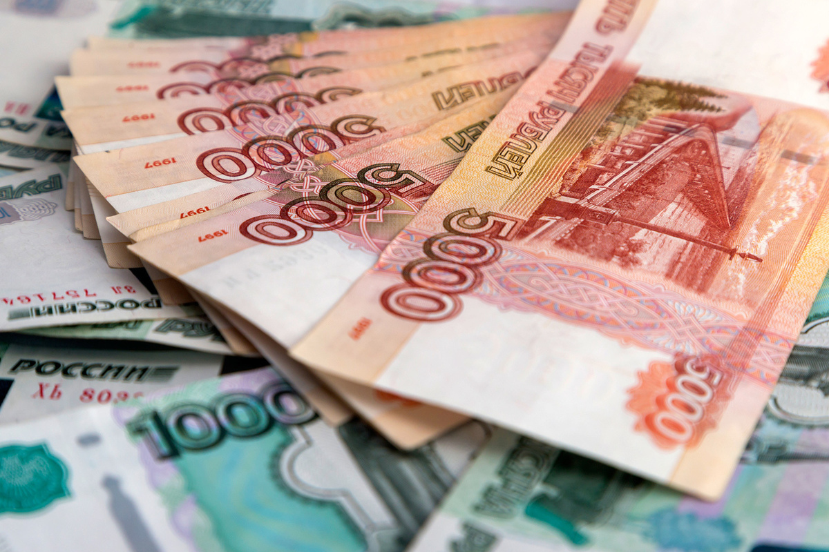 Финансист объяснила выпуск новых бумажных рублей