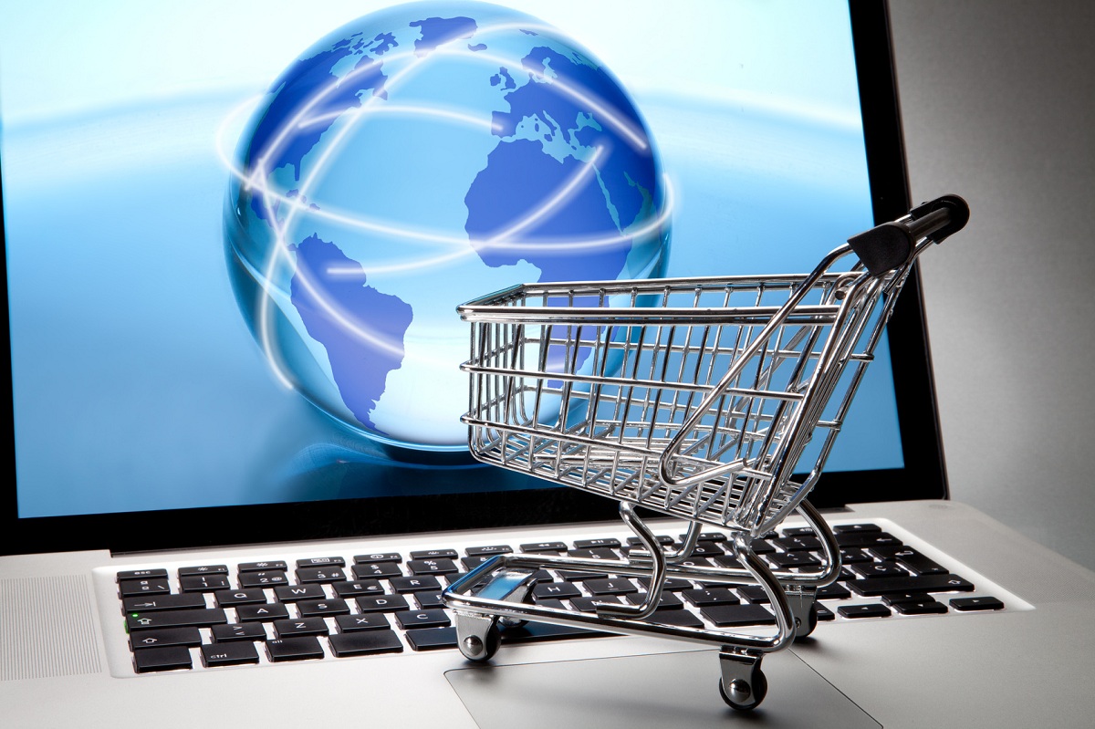 Власти заявили о том, что онлайн-торговля не вытеснит физические магазины в РФ