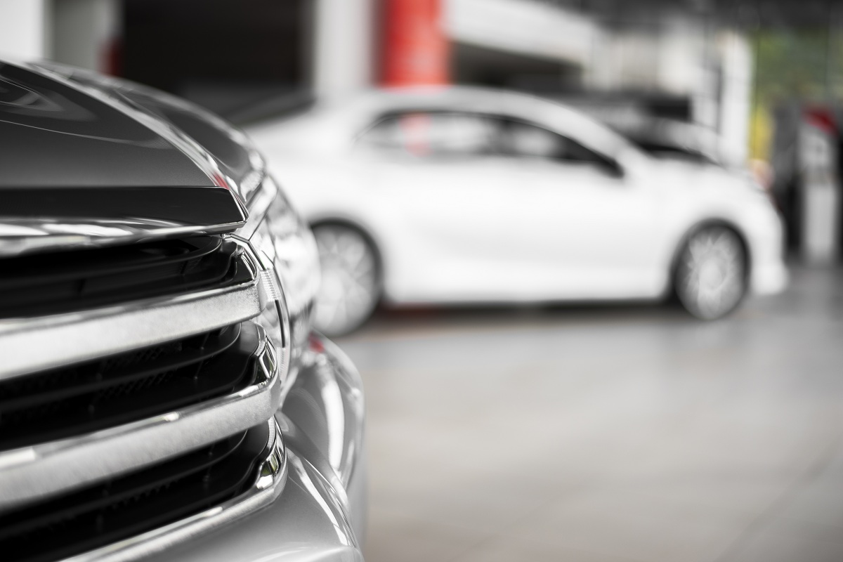 Увеличились поставки легковушек